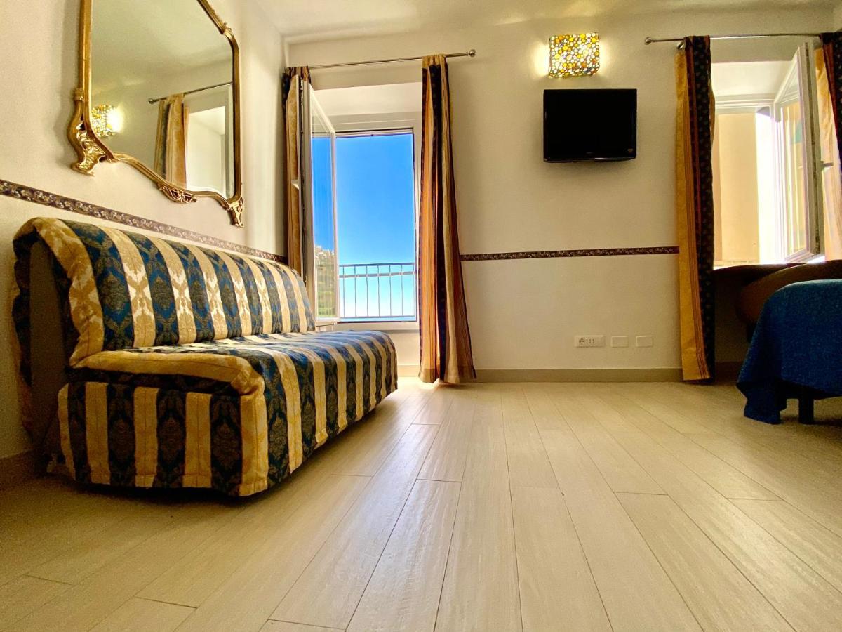 فندق The Manarola Main Plaza المظهر الخارجي الصورة